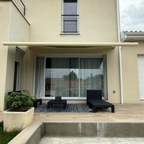 Pose store banne Saint Laurent de Mûre