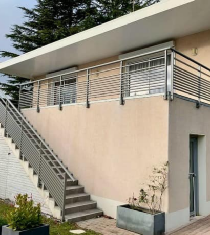 68e364070c23bc3f9bbb876e 4