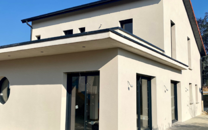 Menuiseries aluminium maison neuve à Lentilly