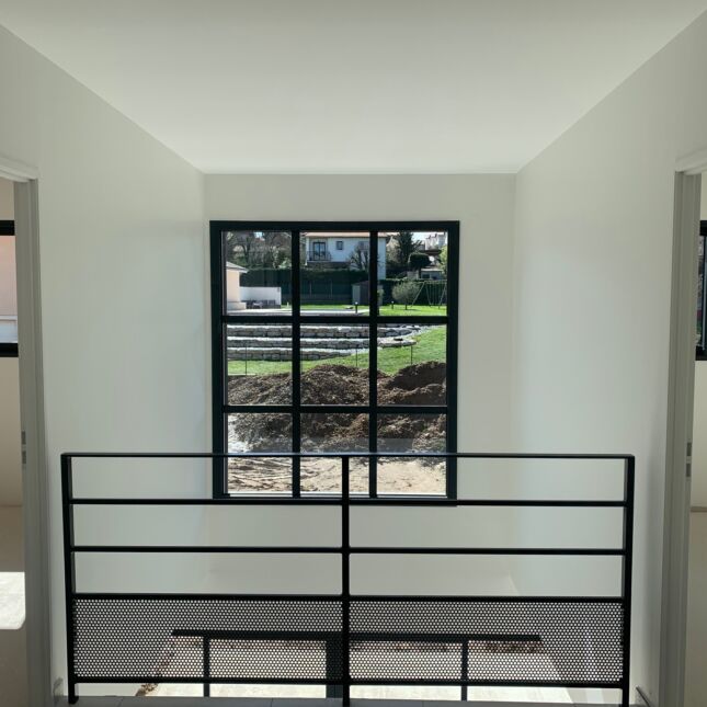 Fourniture de fenêtres en aluminium vide sur séjour à Charly